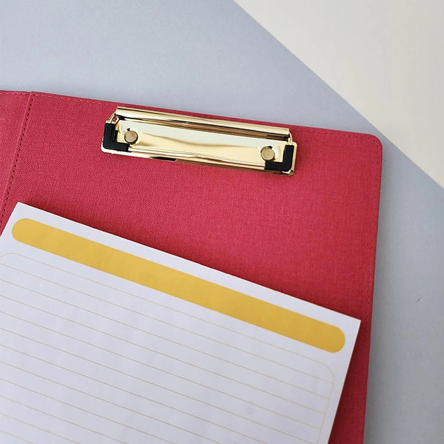 La housse folio artisanale qui organise votre iPad… et libère votre esprit