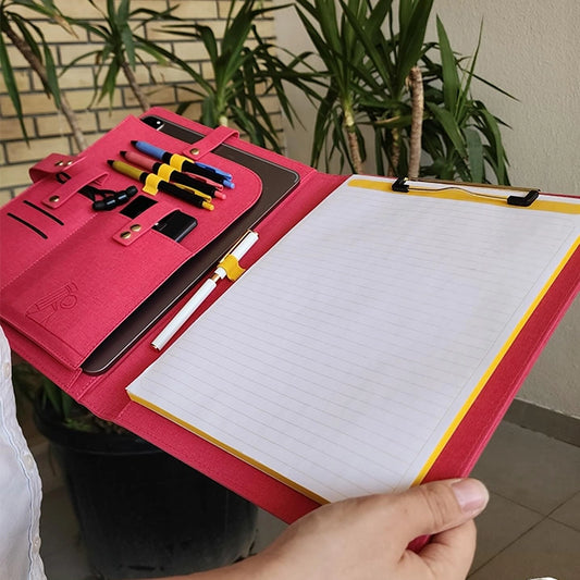 La housse folio artisanale qui organise votre iPad… et libère votre esprit